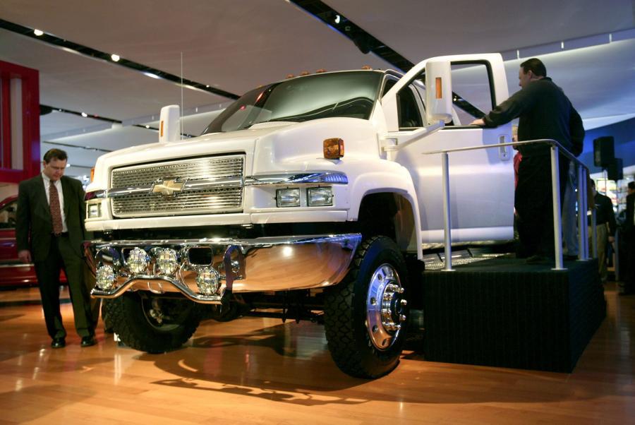  Chevrolet Kodiak 2004 года  (фото 2 из 60)